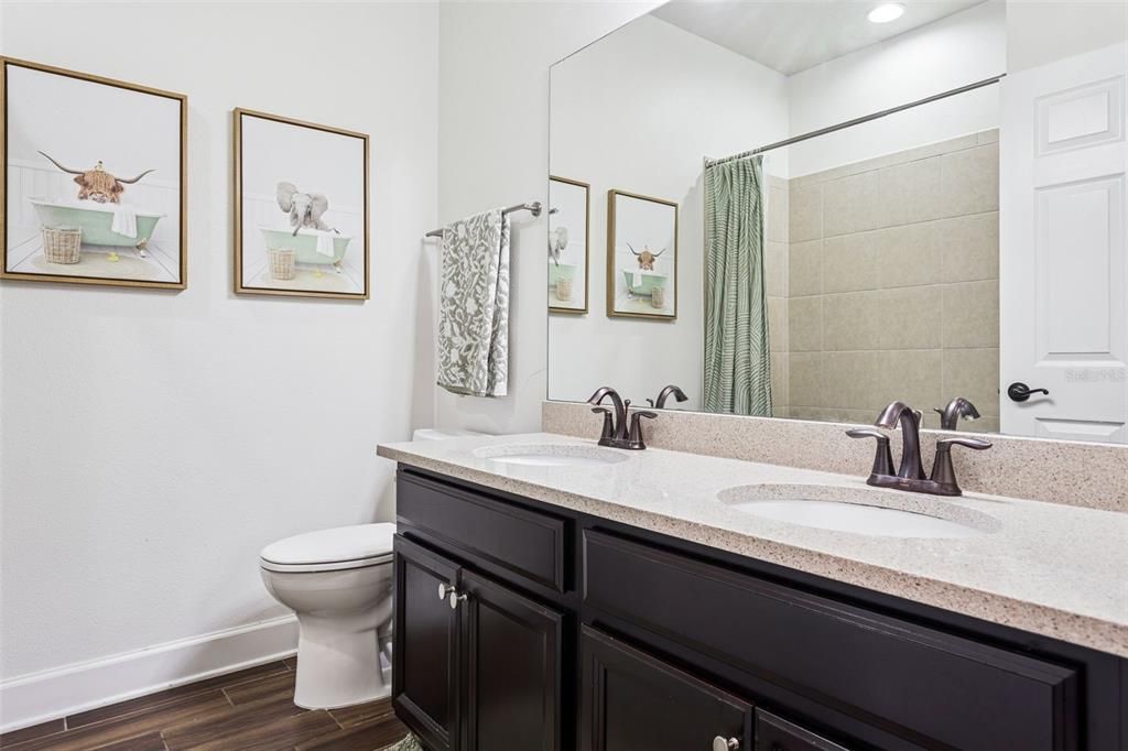 合同活跃: $524,900 (4 贝兹, 3 浴室, 2395 平方英尺)