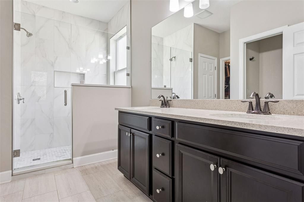 合同活跃: $524,900 (4 贝兹, 3 浴室, 2395 平方英尺)