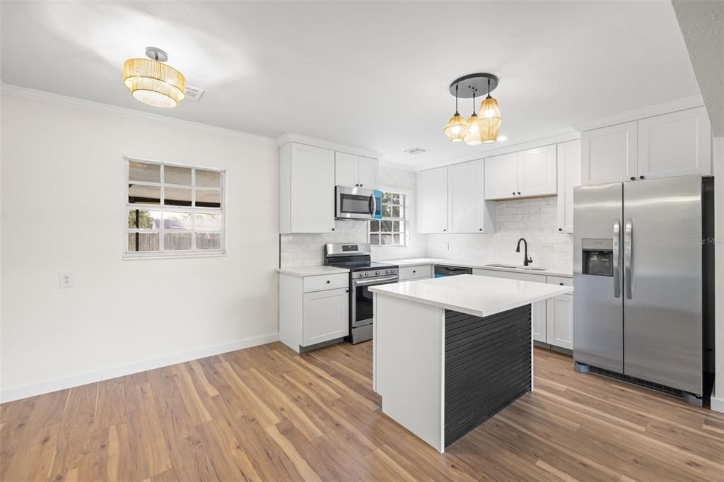 For Sale: $359,900 (3 beds, 2 baths, 1488 Square Feet)