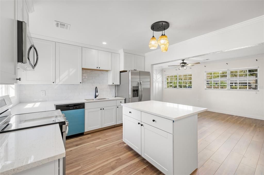 For Sale: $359,900 (3 beds, 2 baths, 1488 Square Feet)