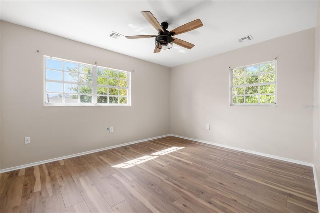 For Sale: $359,900 (3 beds, 2 baths, 1488 Square Feet)