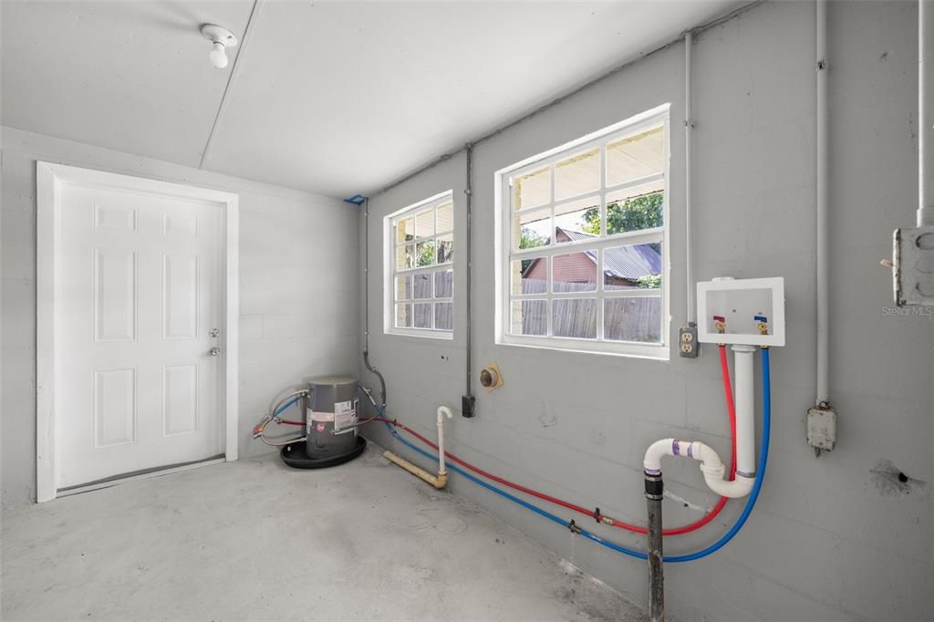 For Sale: $359,900 (3 beds, 2 baths, 1488 Square Feet)