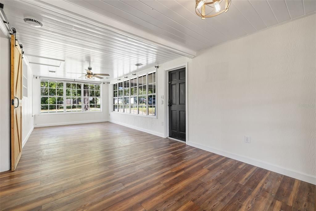 For Sale: $359,900 (3 beds, 2 baths, 1488 Square Feet)