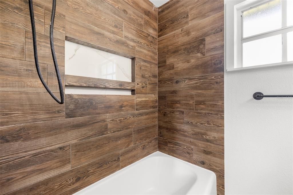 For Sale: $359,900 (3 beds, 2 baths, 1488 Square Feet)