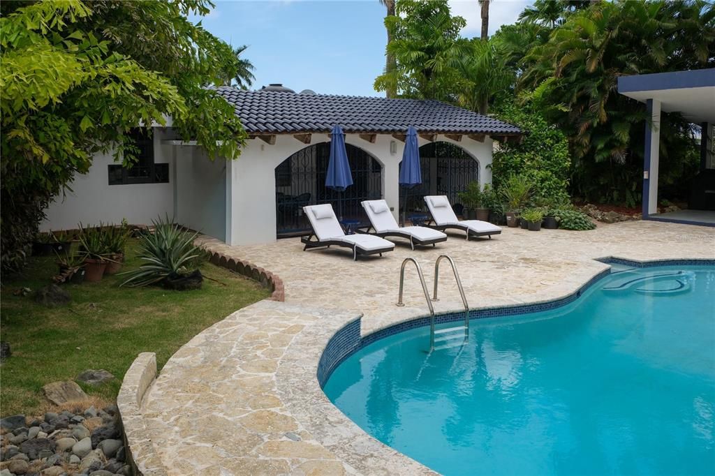 Под контрактом: $585,000 (4 спален, 3 ванн, 2549 Квадратных фут)