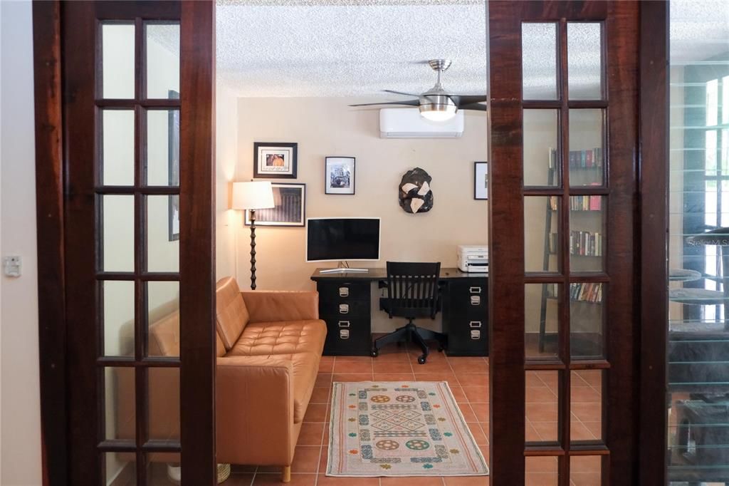 Под контрактом: $585,000 (4 спален, 3 ванн, 2549 Квадратных фут)