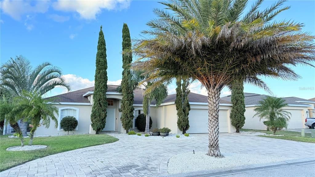 合同活跃: $2,499 (3 贝兹, 2 浴室, 1867 平方英尺)