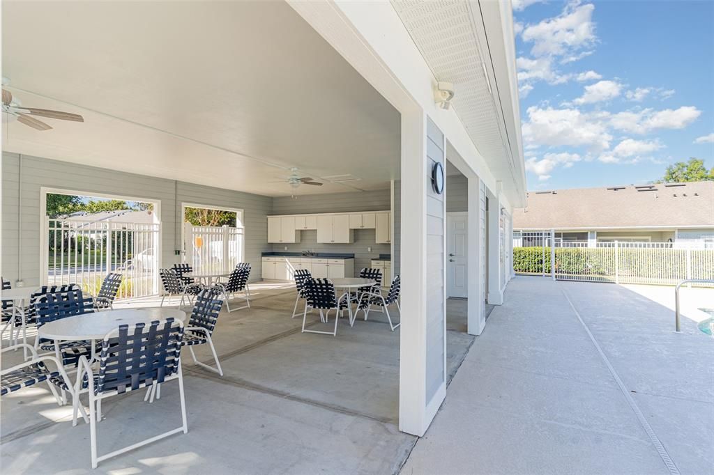 For Rent: $2,300 (3 beds, 2 baths, 1657 Square Feet)