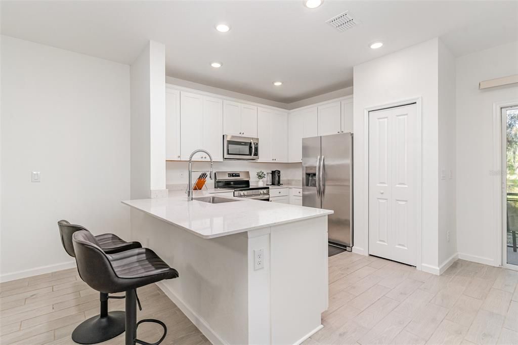 For Rent: $2,300 (3 beds, 2 baths, 1657 Square Feet)