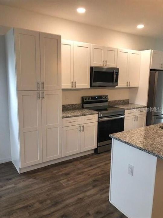 For Rent: $2,345 (3 beds, 2 baths, 1450 Square Feet)