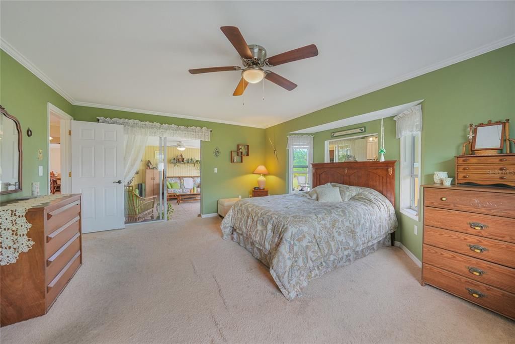 For Sale: $279,000 (2 beds, 2 baths, 1532 Square Feet)