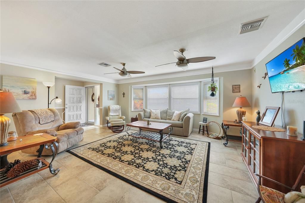 For Sale: $279,000 (2 beds, 2 baths, 1532 Square Feet)