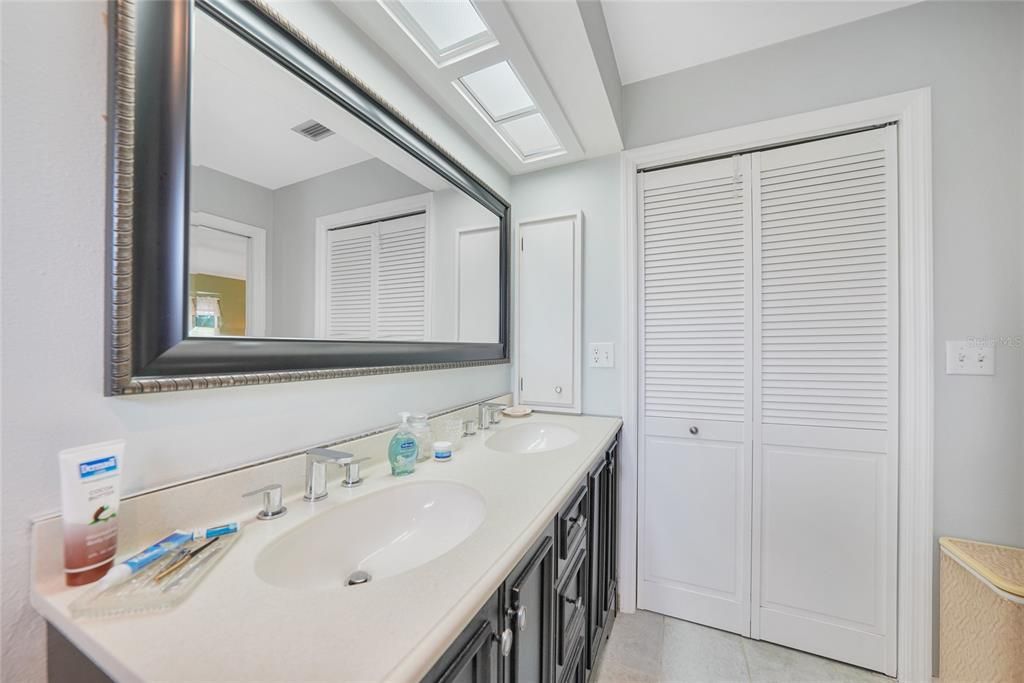 For Sale: $279,000 (2 beds, 2 baths, 1532 Square Feet)