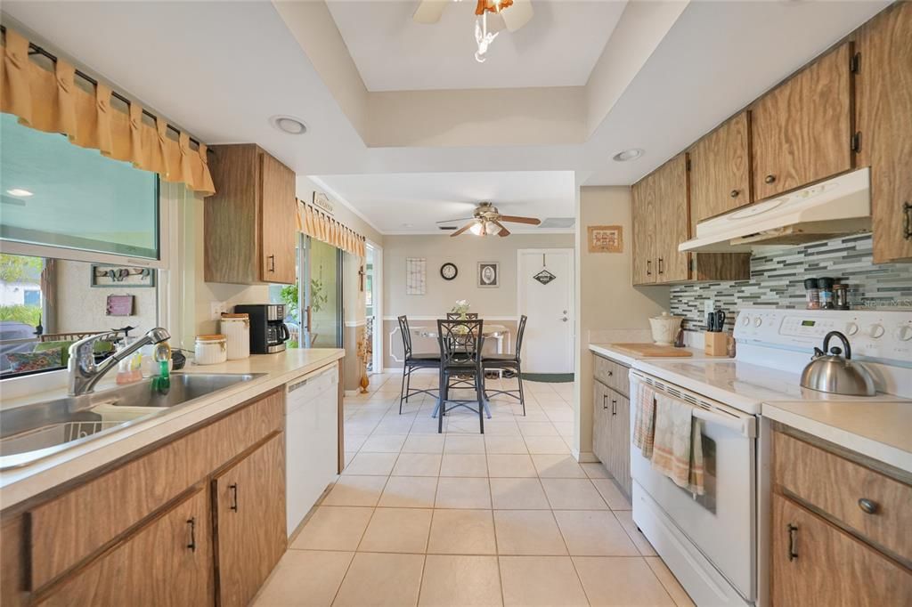 For Sale: $279,000 (2 beds, 2 baths, 1532 Square Feet)