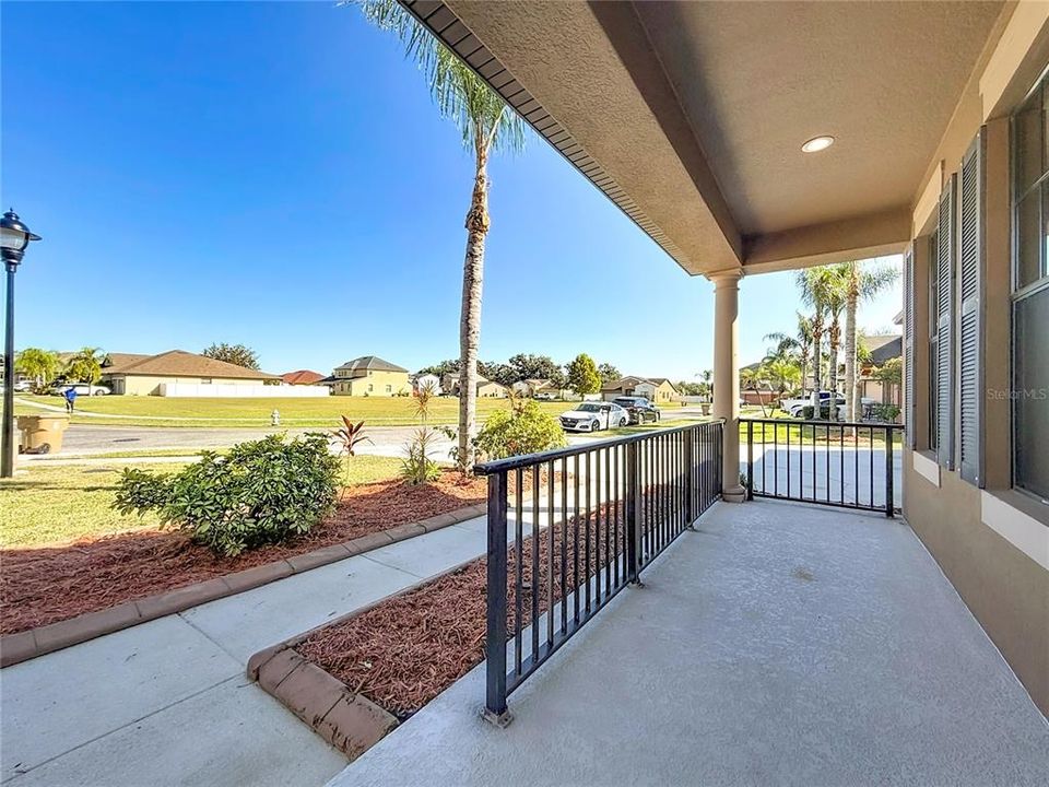 Active With Contract: $448,000 (4 beds, 3 baths, 2613 Square Feet)