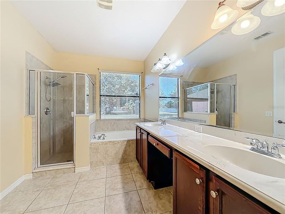 Active With Contract: $448,000 (4 beds, 3 baths, 2613 Square Feet)