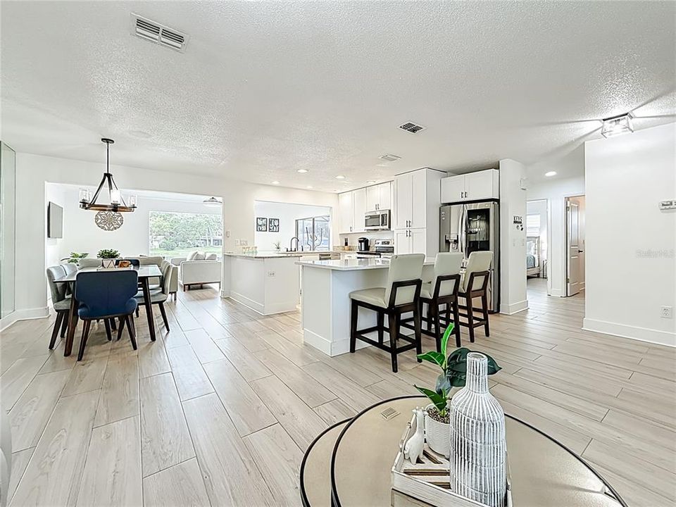 待售: $495,900 (2 贝兹, 2 浴室, 1520 平方英尺)