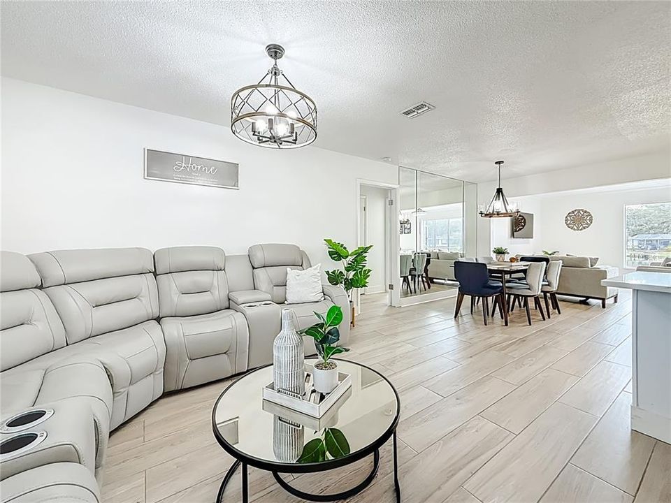 待售: $495,900 (2 贝兹, 2 浴室, 1520 平方英尺)