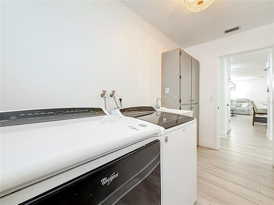 待售: $495,900 (2 贝兹, 2 浴室, 1520 平方英尺)