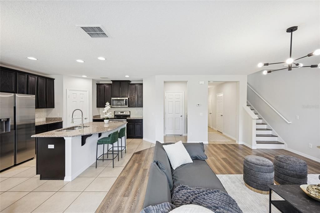 Active With Contract: $399,990 (4 beds, 2 baths, 1964 Square Feet)