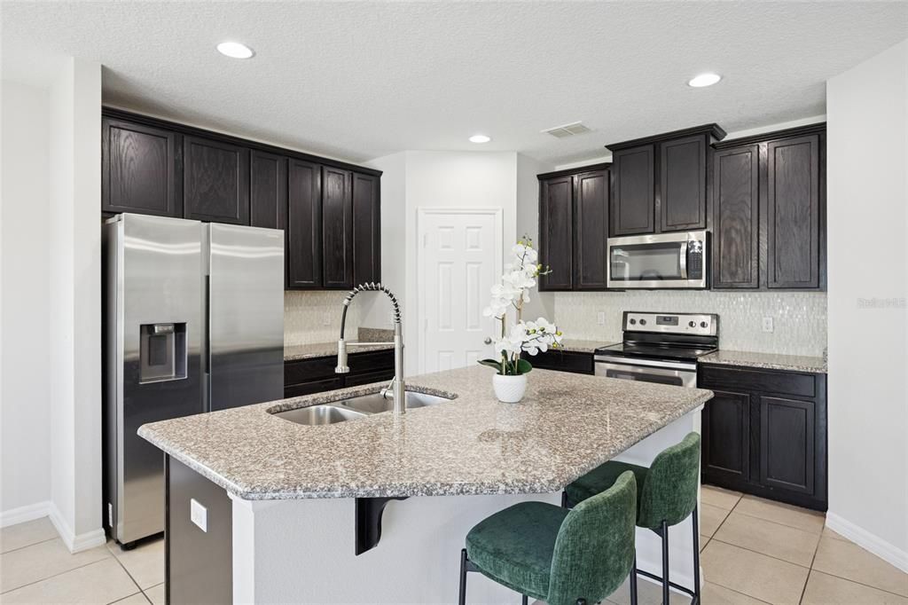 Active With Contract: $399,990 (4 beds, 2 baths, 1964 Square Feet)