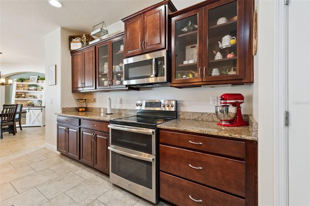 待售: $589,900 (4 贝兹, 3 浴室, 2816 平方英尺)