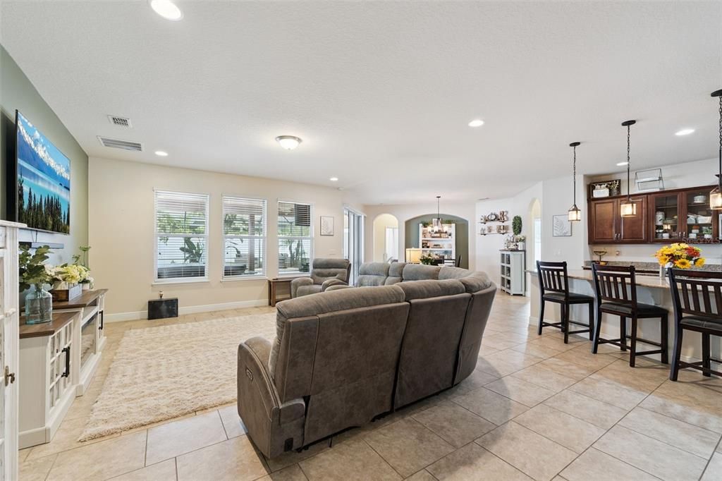 待售: $589,900 (4 贝兹, 3 浴室, 2816 平方英尺)