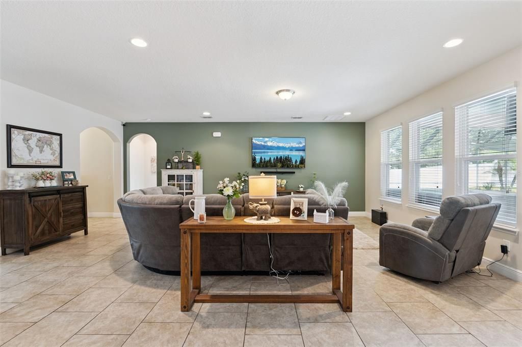 待售: $589,900 (4 贝兹, 3 浴室, 2816 平方英尺)