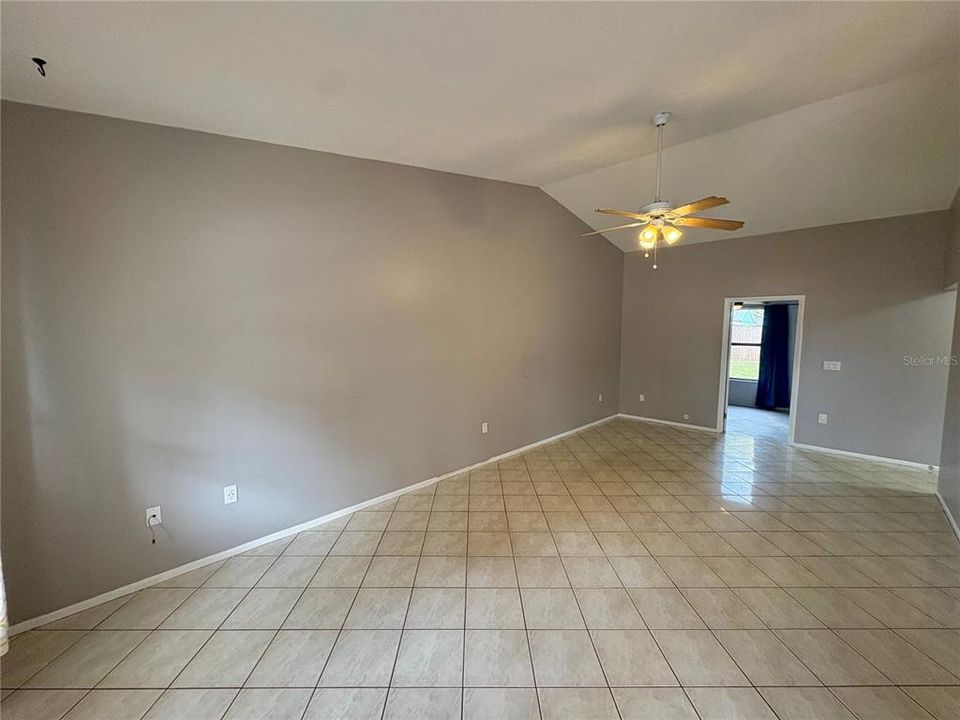 For Rent: $2,300 (3 beds, 2 baths, 1087 Square Feet)