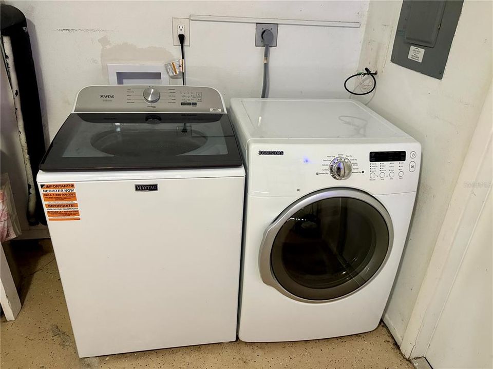 For Rent: $2,300 (3 beds, 2 baths, 1087 Square Feet)