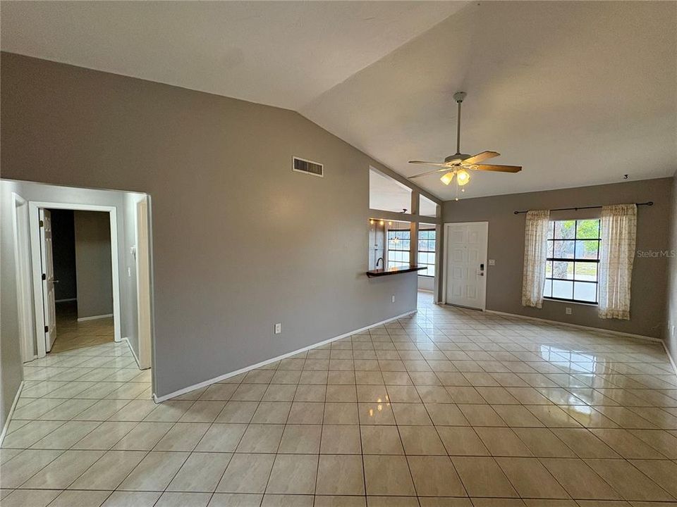 For Rent: $2,300 (3 beds, 2 baths, 1087 Square Feet)