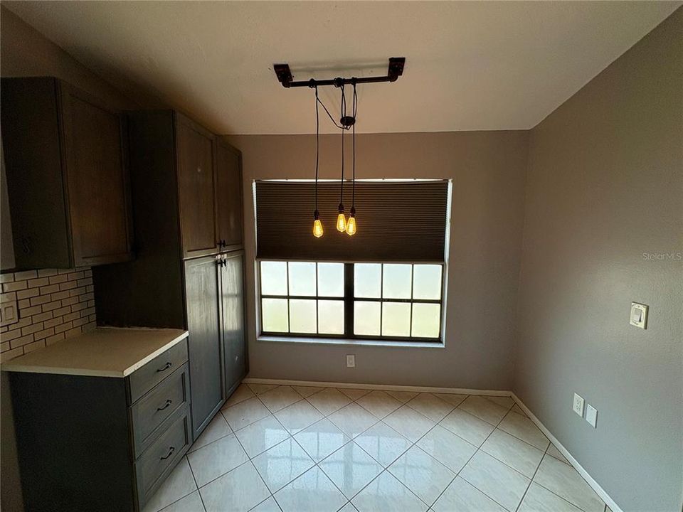 For Rent: $2,300 (3 beds, 2 baths, 1087 Square Feet)