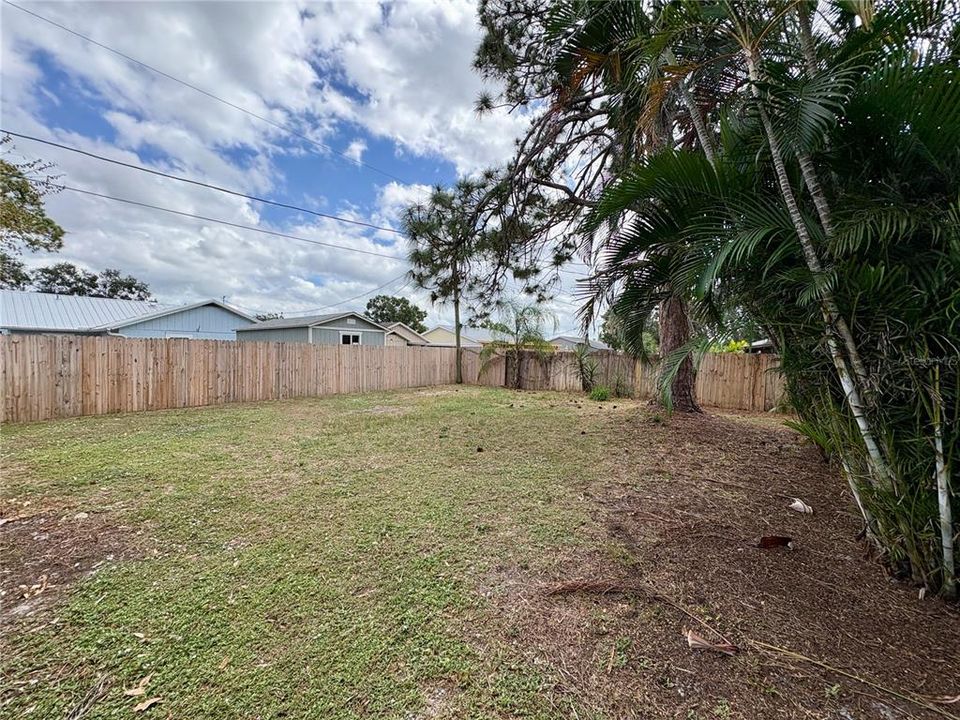 For Rent: $2,300 (3 beds, 2 baths, 1087 Square Feet)