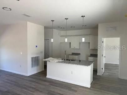 合同活跃: $339,900 (3 贝兹, 2 浴室, 1548 平方英尺)