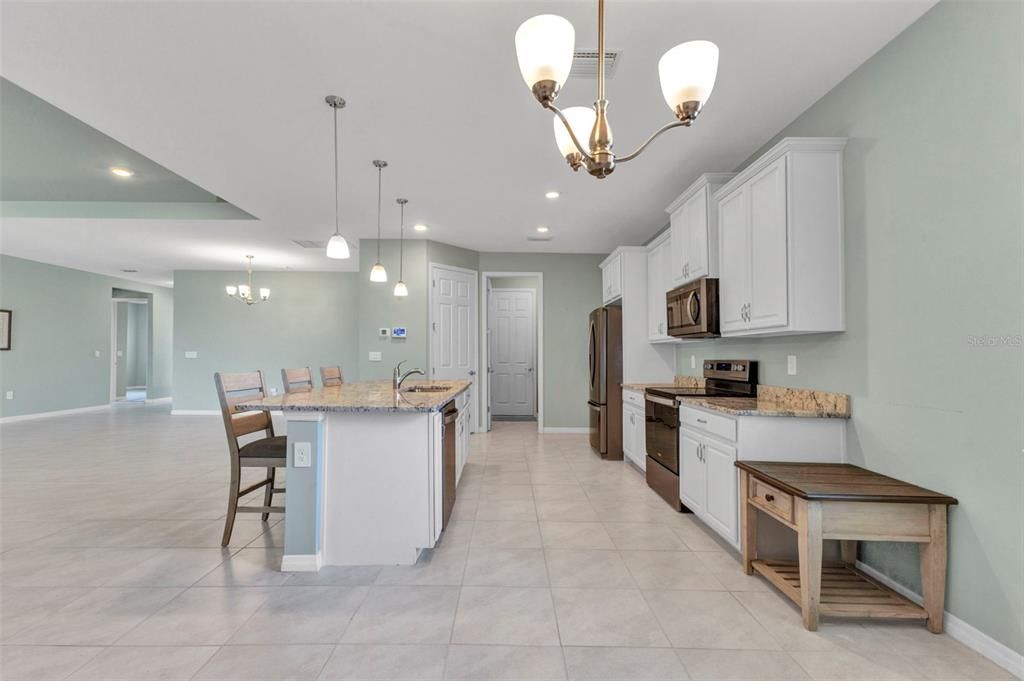 待售: $545,000 (4 贝兹, 3 浴室, 2365 平方英尺)