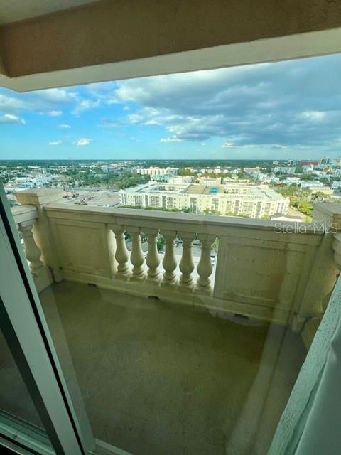 For Rent: $2,800 (2 beds, 2 baths, 1055 Square Feet)