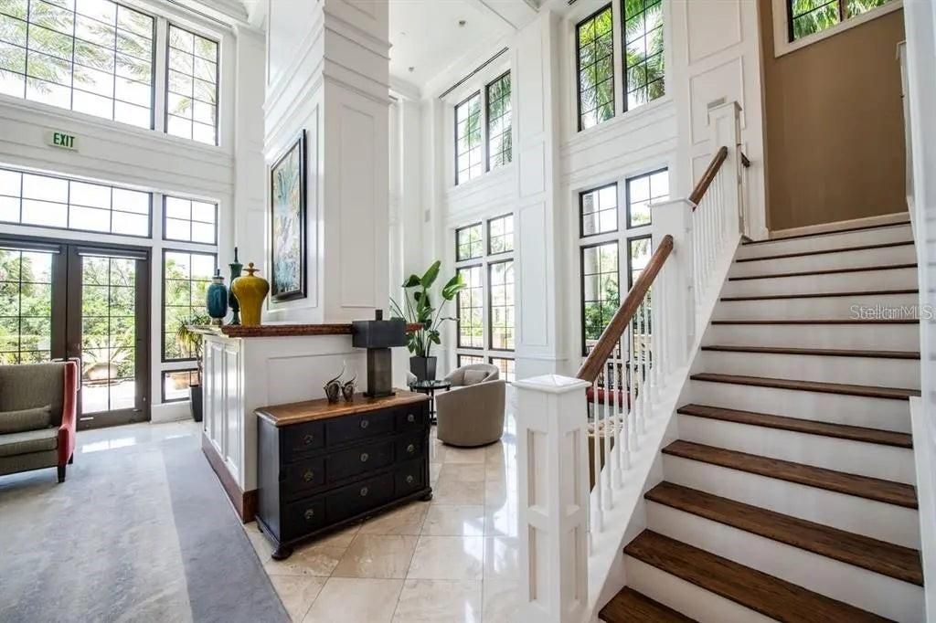 For Rent: $2,800 (2 beds, 2 baths, 1055 Square Feet)