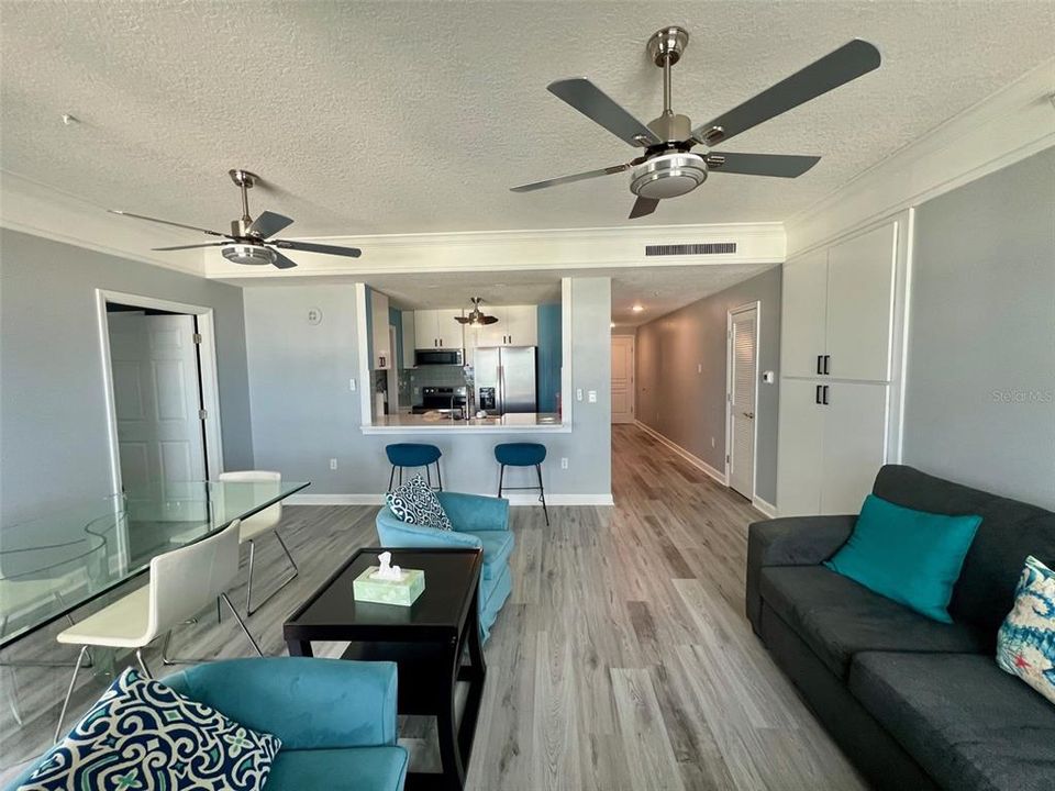 For Rent: $2,800 (2 beds, 2 baths, 1055 Square Feet)