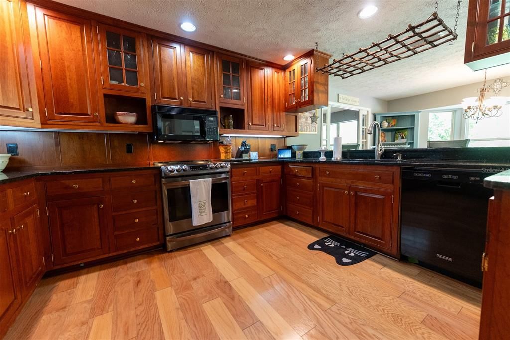 For Sale: $759,900 (4 beds, 2 baths, 3343 Square Feet)