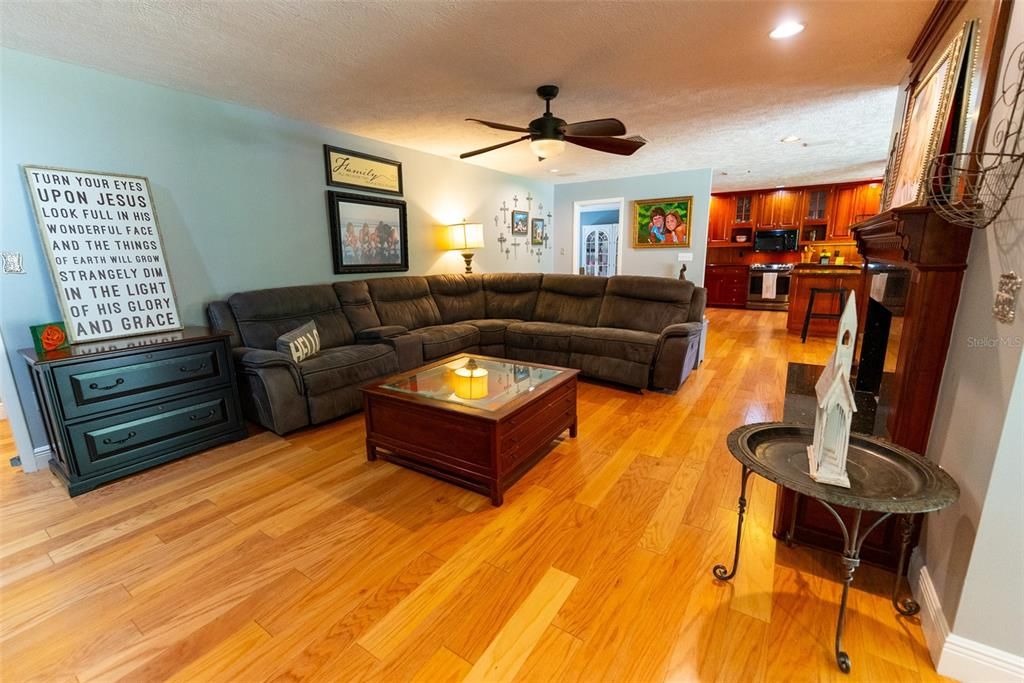 For Sale: $759,900 (4 beds, 2 baths, 3343 Square Feet)