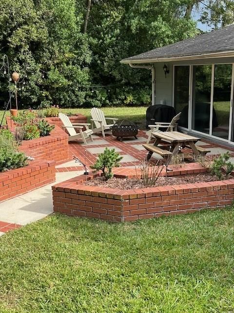 For Sale: $759,900 (4 beds, 2 baths, 3343 Square Feet)