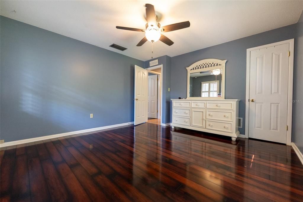 For Sale: $759,900 (4 beds, 2 baths, 3343 Square Feet)