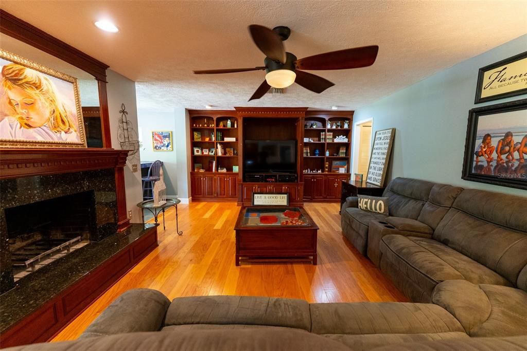 For Sale: $759,900 (4 beds, 2 baths, 3343 Square Feet)