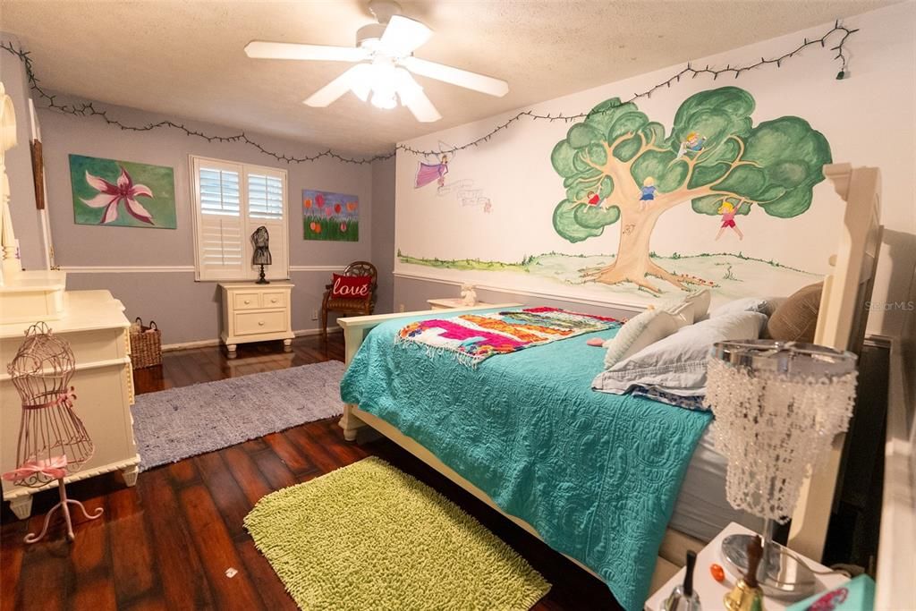 For Sale: $759,900 (4 beds, 2 baths, 3343 Square Feet)