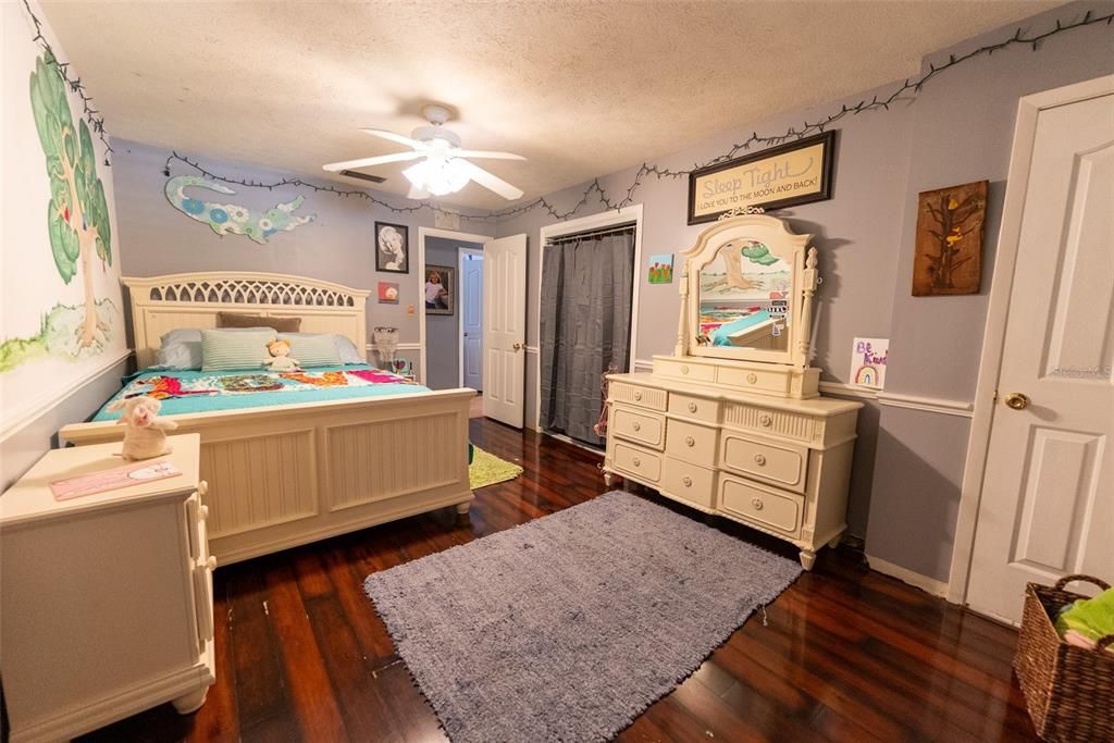 For Sale: $759,900 (4 beds, 2 baths, 3343 Square Feet)