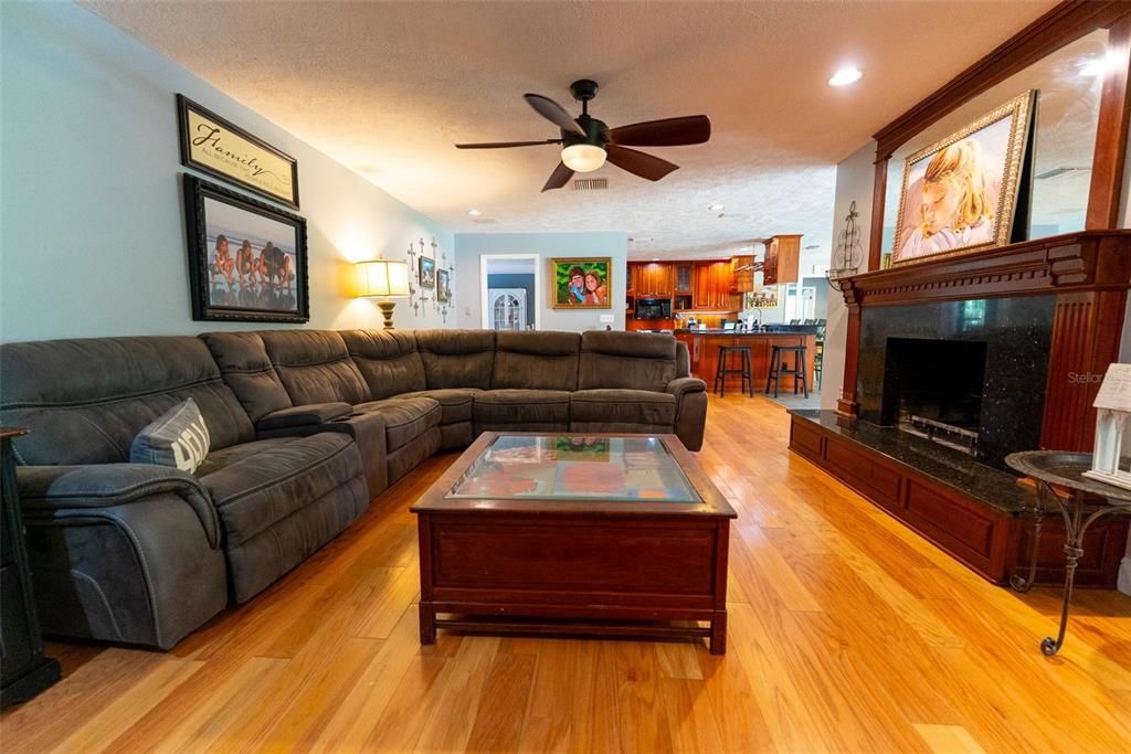 For Sale: $759,900 (4 beds, 2 baths, 3343 Square Feet)