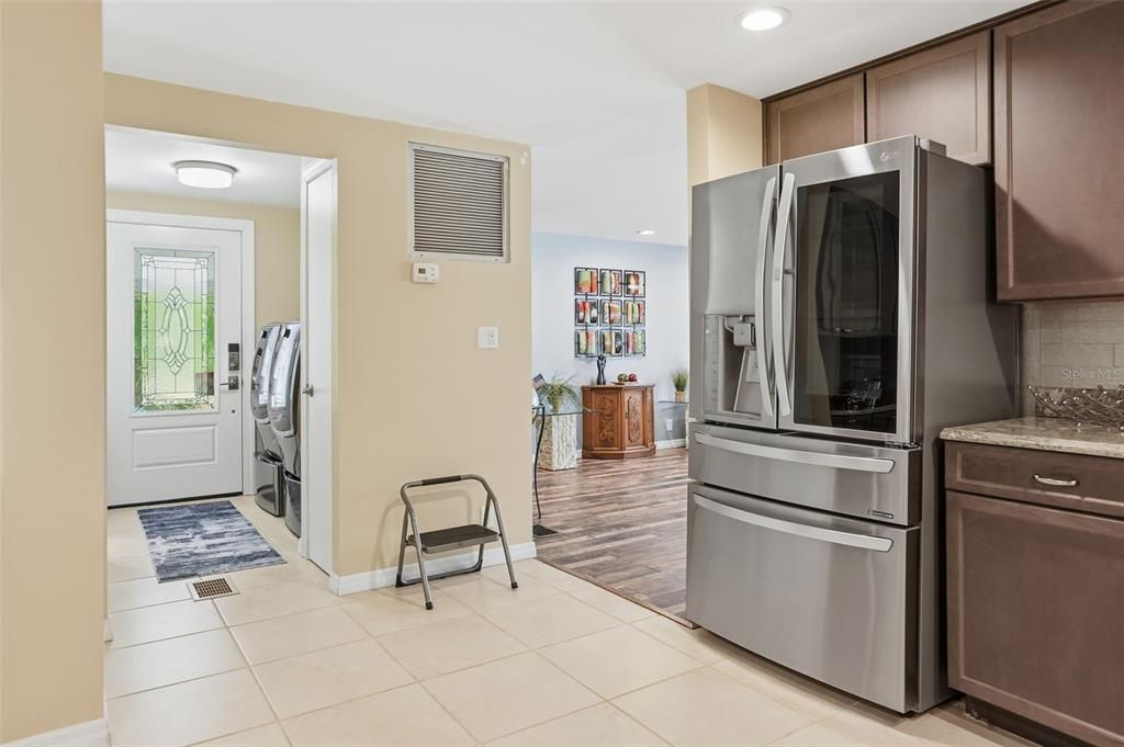 For Sale: $214,900 (2 beds, 2 baths, 1408 Square Feet)