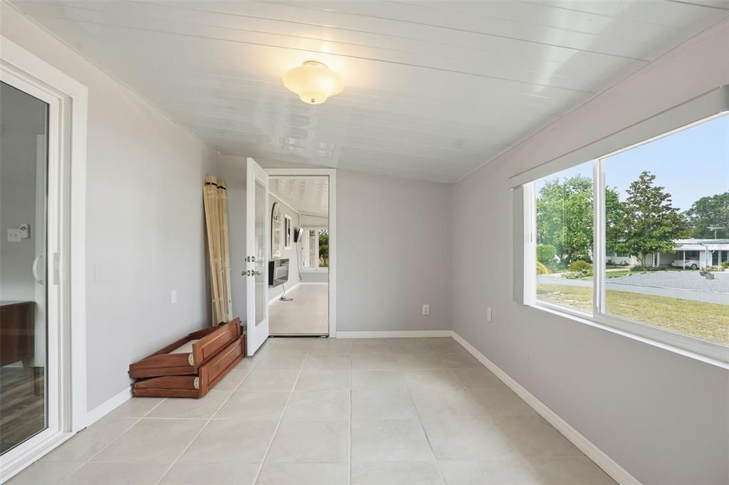 For Sale: $214,900 (2 beds, 2 baths, 1408 Square Feet)