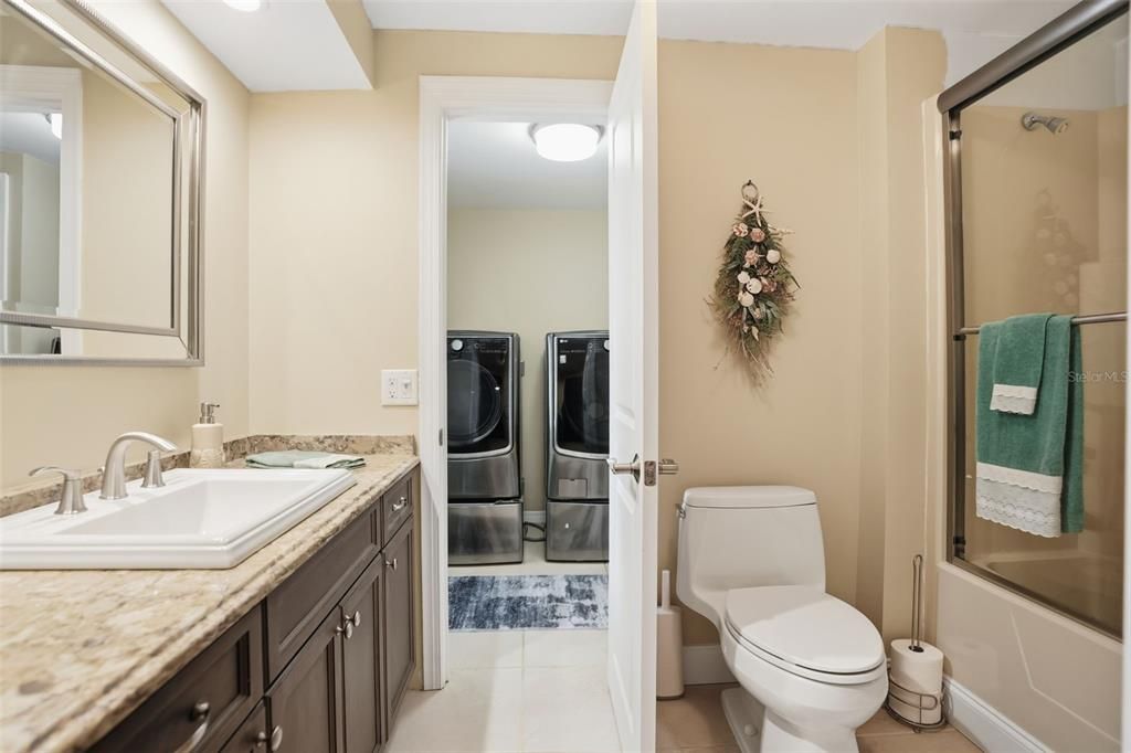 For Sale: $214,900 (2 beds, 2 baths, 1408 Square Feet)