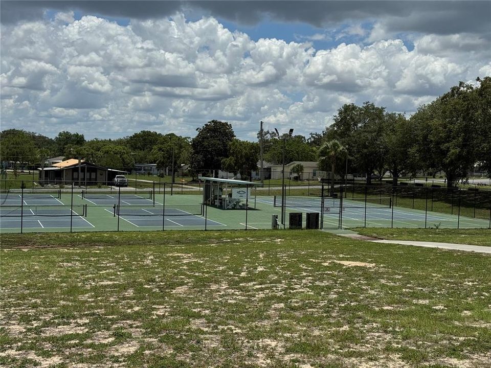 For Sale: $214,900 (2 beds, 2 baths, 1408 Square Feet)